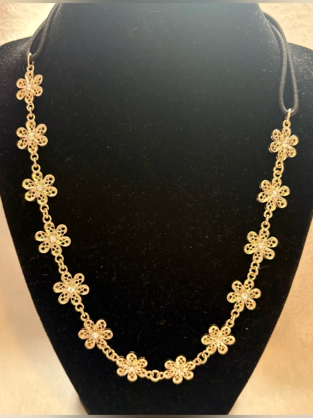 Delicate Gold Floral Chain Necklace - Women's Jewelry